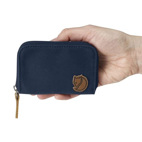 fjallraven card wallet.